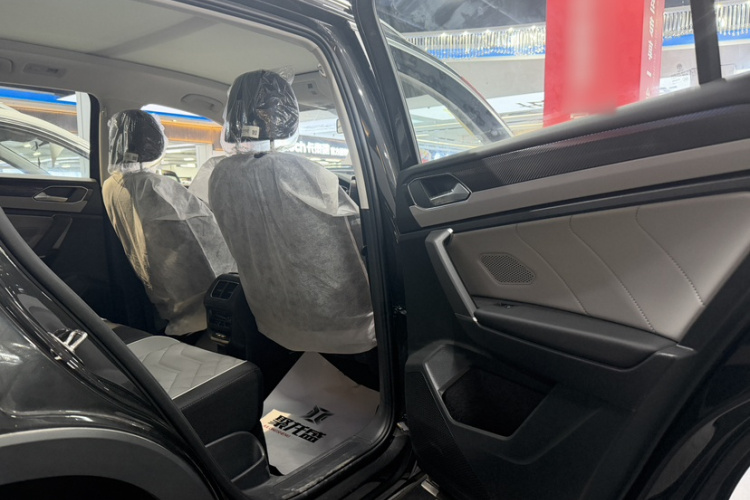 大众 探岳 2025款 众享款 300TSI中控内饰7011