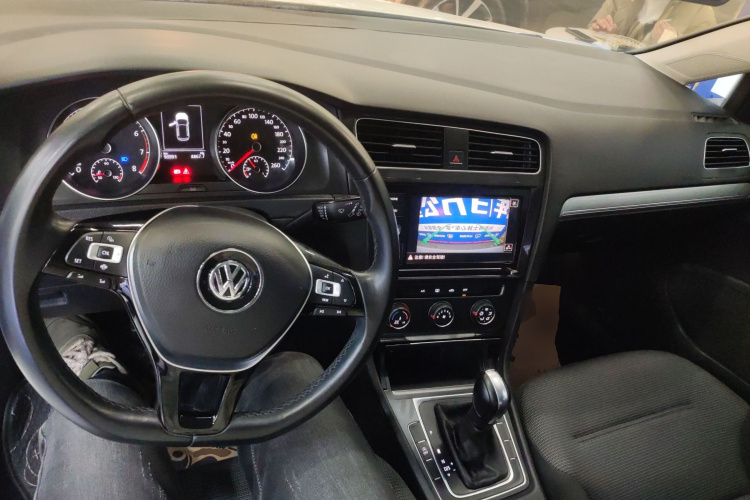 大众 高尔夫 2019款 280TSI DSG舒适型 国V中控内饰12