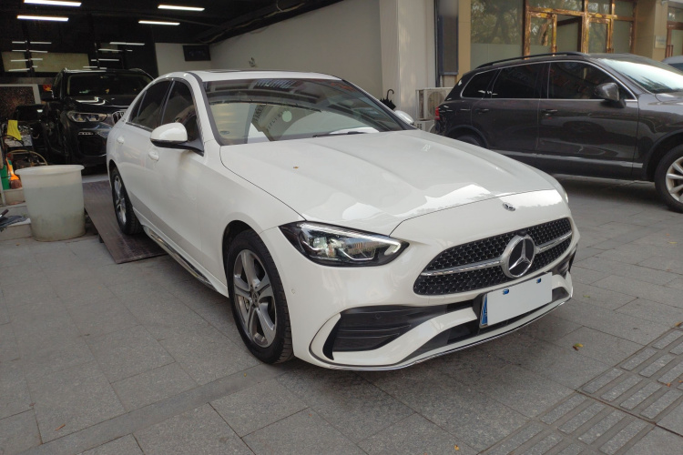 奔驰C级 2022款 C 200 L 运动版车身外观3