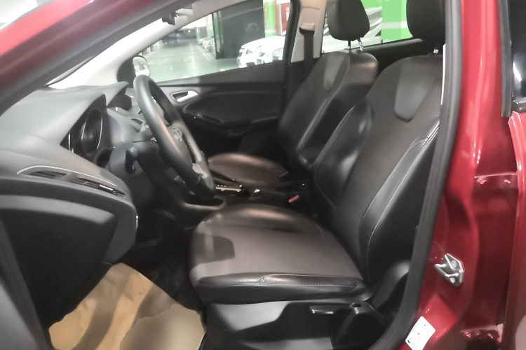 福特 福克斯 2012款 两厢 1.6L 自动风尚型局部细节19