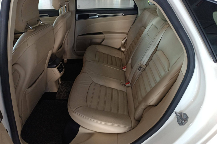 福特 蒙迪欧 2013款 1.5L GTDi180时尚型中控内饰7004