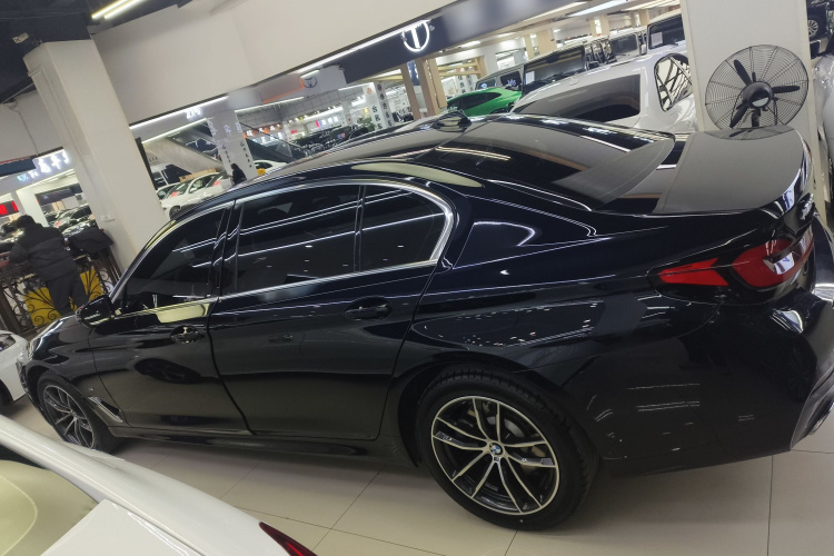 宝马5系 2022款 改款二 525Li M运动套装车身外观6003