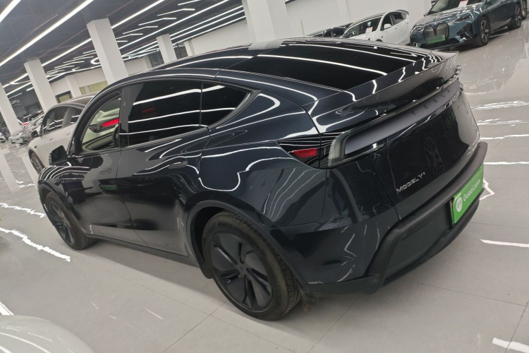 特斯拉 Model Y 2025款 长续航全轮驱动 首发版车身外观4