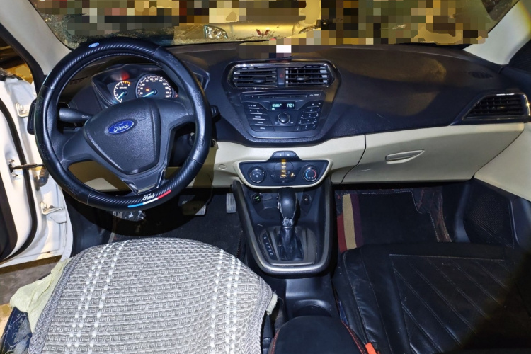 福特 福睿斯 2017款 改款 1.5L 自动舒适型中控内饰12