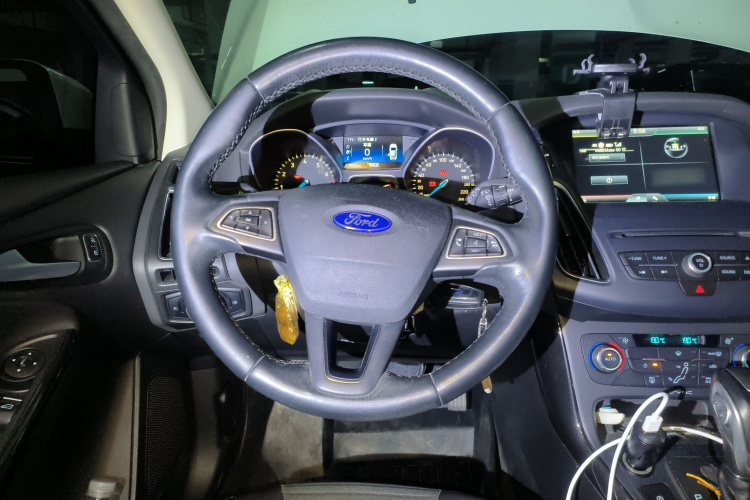 福特 福克斯 2015款 两厢 EcoBoost 180 自动精英型中控内饰13