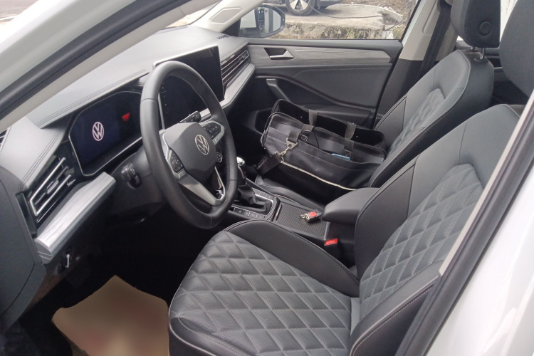 大众 速腾 2023款 300TSI DSG超越版中控内饰19