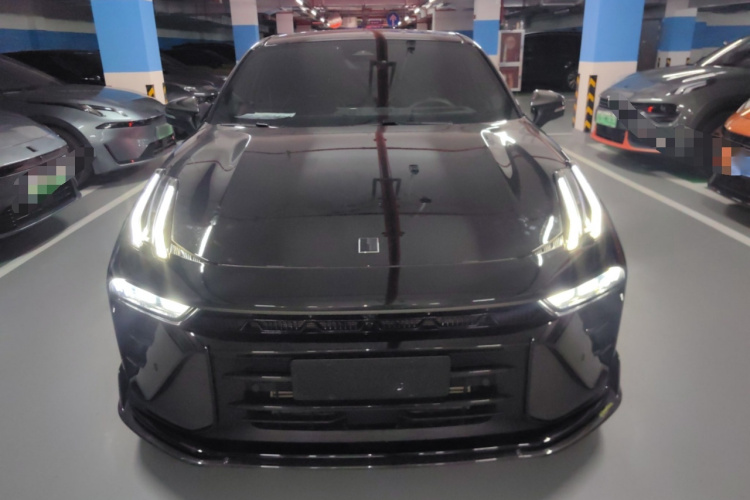 领克03 2025款 03+ 2.0TD 自动性能套装车身外观2