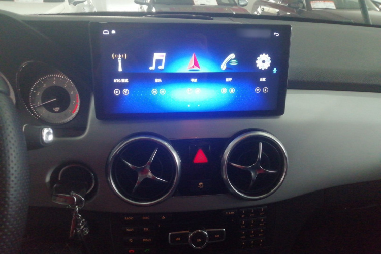 奔驰GLK级 2014款 GLK 260 4MATIC 动感型局部细节16