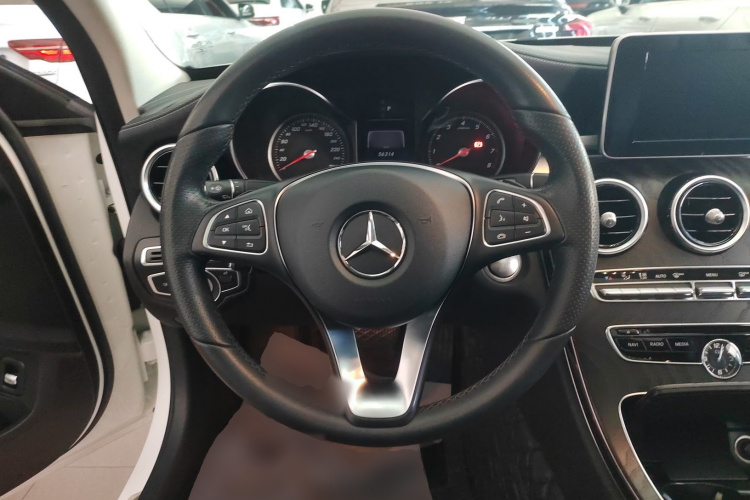 奔驰C级 2017款 改款 C 200 L 运动版中控内饰13