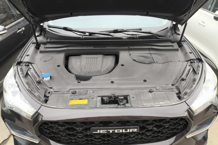 捷途X90 2020款 1.6T DCT影御版 6座机舱底盘24