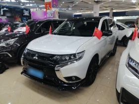 三菱 欧蓝德 2021款 2.4L 四驱曜动版 5座