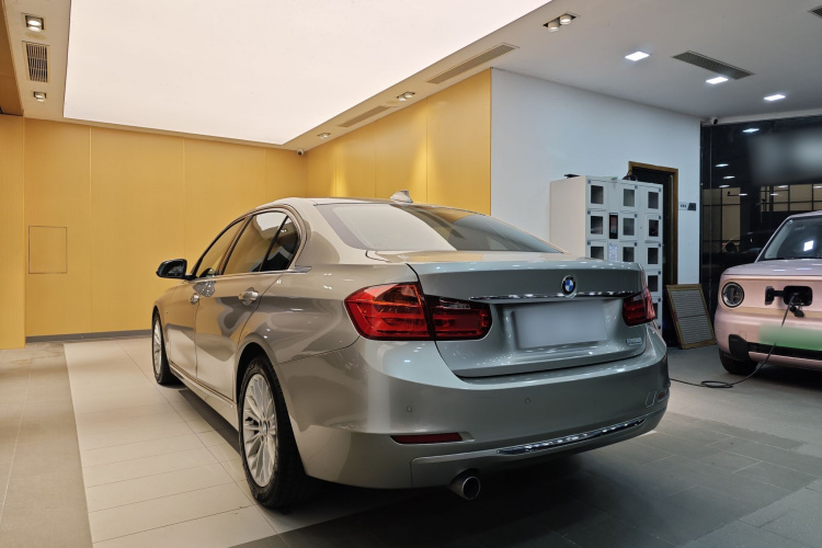 宝马3系 2014款 320Li 豪华设计套装车身外观6010
