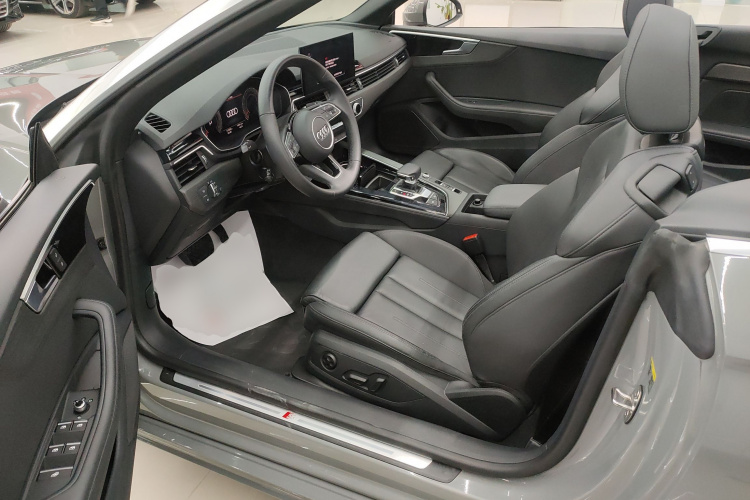 奥迪A5 2022款 Cabriolet 40 TFSI 时尚动感型中控内饰20