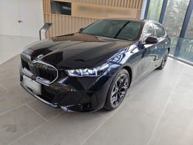 宝马5系 2026款 530Li 尊享型 M运动套装