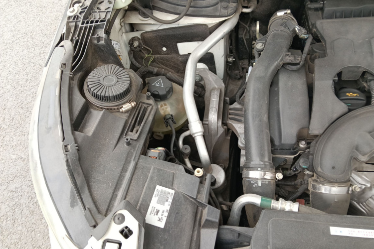 标致4008 2017款 350THP 精英版局部细节9006