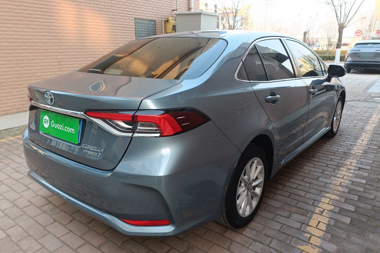 丰田 卡罗拉 2019款 双擎 1.8L E-CVT旗舰版车身外观6005