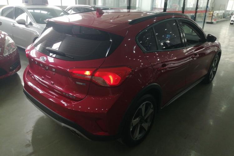 福特 福克斯Active 2021款 EcoBoost 180 自动劲潮型车身外观6005