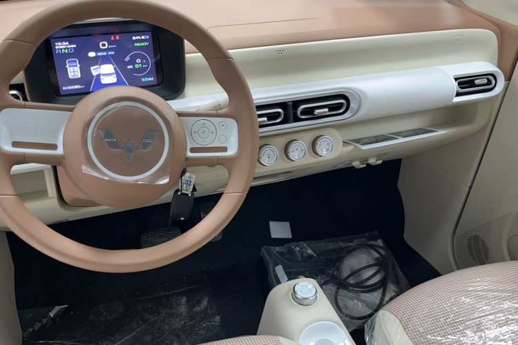 五菱汽车 宏光MINIEV 2024款 第三代 215km 青春版中控内饰7003