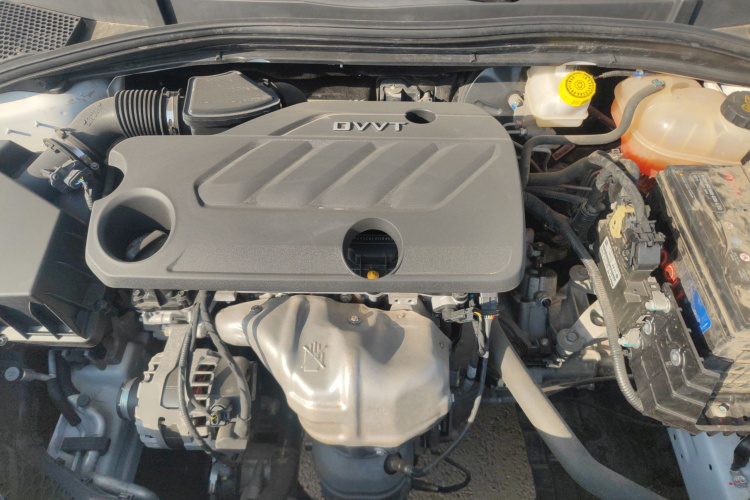 荣威i5 2020款 1.5L 手动4G互联领豪旗舰版机舱底盘24