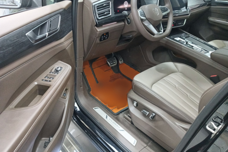 大众 威然 2024款 380TSI 尊驰版中控内饰20