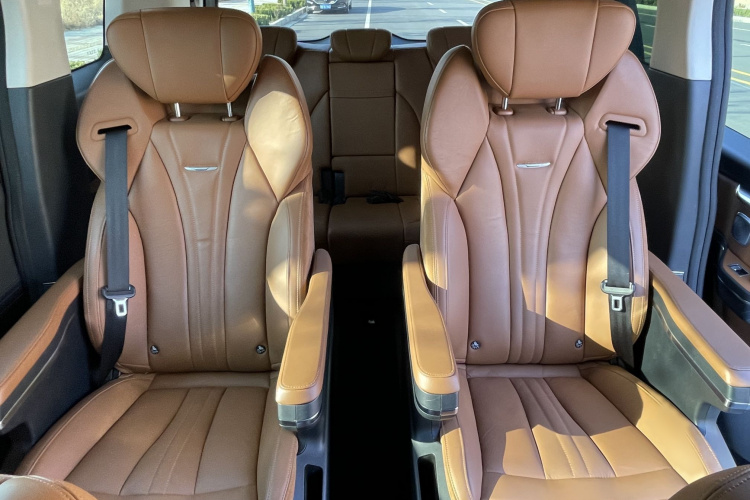 红旗HQ9 2023款 2.0T 智联旗韵版中控内饰7004