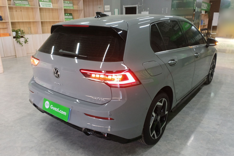 大众 高尔夫 2025款 300TSI R-Line车身外观7