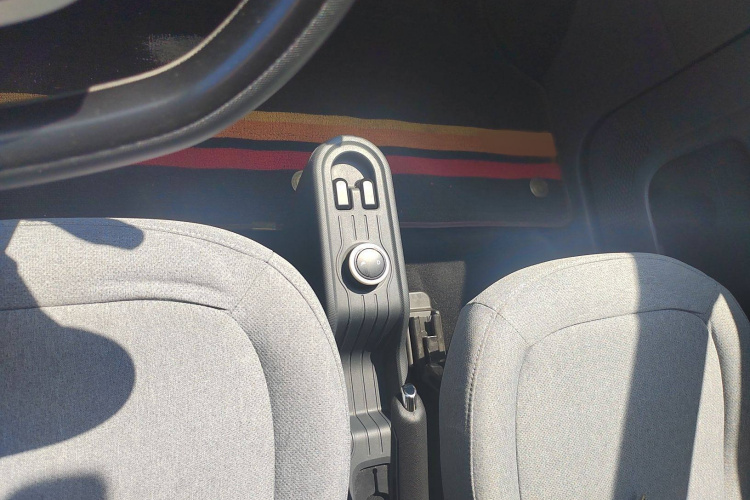 五菱汽车 宏光MINIEV 2021款 马卡龙时尚款 磷酸铁锂中控内饰7002