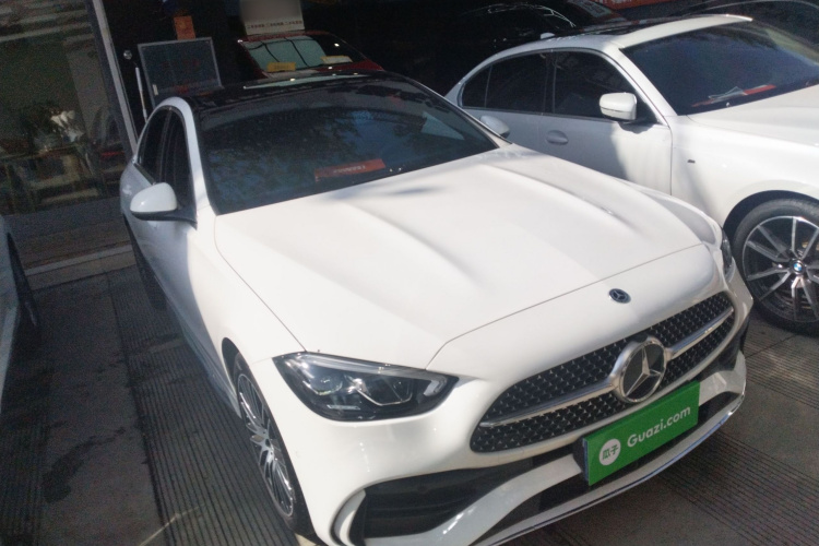 奔驰C级 2023款 改款二 C 260 L 运动版车身外观3
