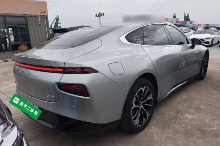 小鹏P7 2021款 480G车身外观7