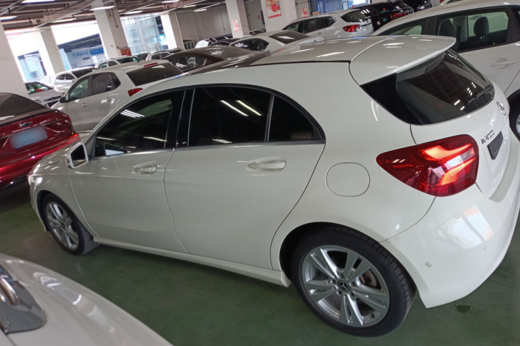 奔驰A级(进口) 2018款 A 200 动感型车身外观6003