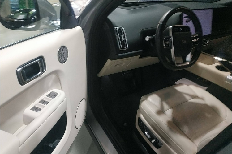 理想汽车 理想L8 2024款 Ultra中控内饰7003