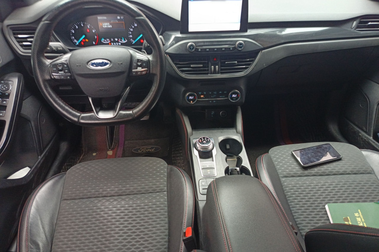 福特 福克斯 2020款 三厢 EcoBoost 180 自动ST Line中控内饰12