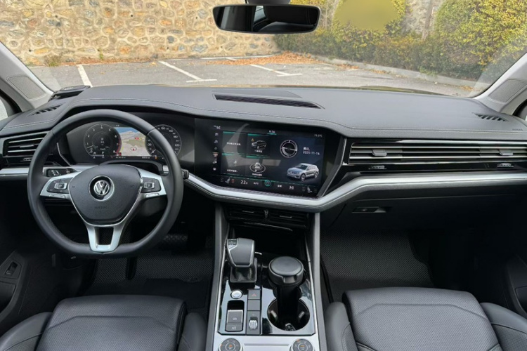 大众 途锐 2019款 3.0TSI 锐锋版 国VI中控内饰7004