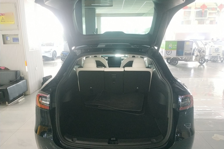 特斯拉 Model Y 2022款 后轮驱动版机舱底盘23