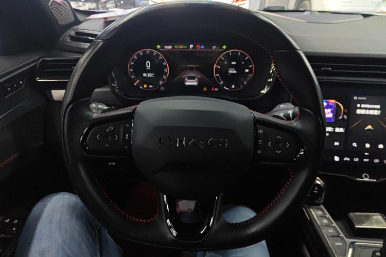 领克05 2020款 2.0TD 四驱劲Halo中控内饰13