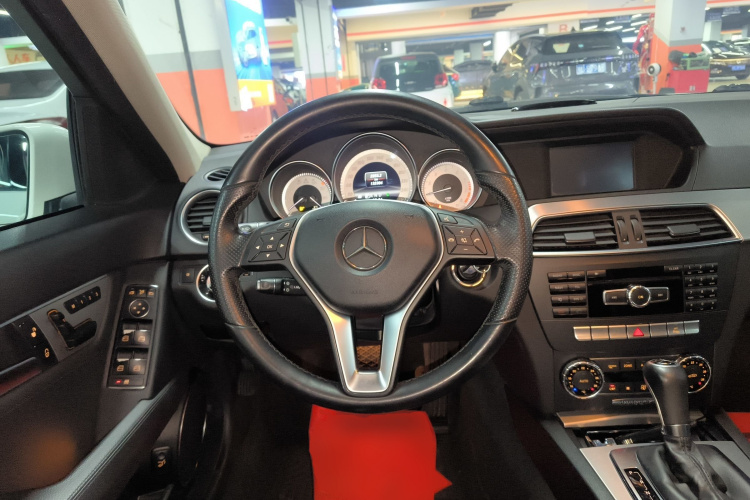 奔驰C级(进口) 2011款 C 200 时尚旅行版局部细节13