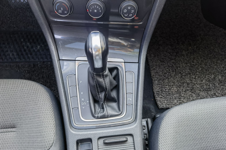 大众 高尔夫 2017款 1.6L 自动舒适百万辆纪念版局部细节18