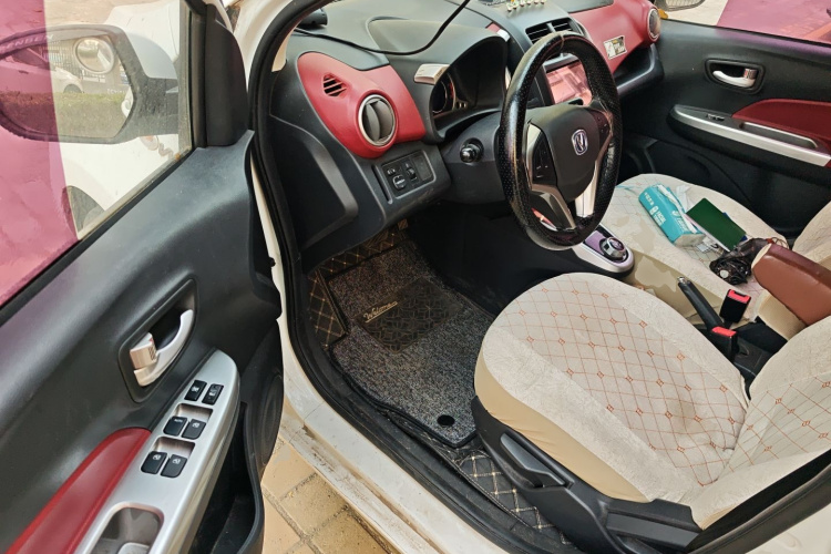 长安 奔奔 2015款 1.4L IMT尊贵型 国V中控内饰20