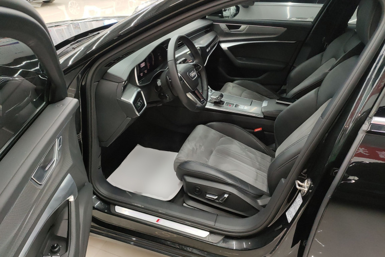 奥迪A6L 2024款 45 TFSI 臻选动感型中控内饰7003