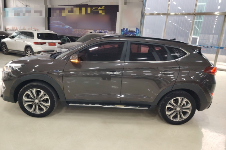 现代 途胜 2015款 1.6T 双离合两驱智能型车身外观4