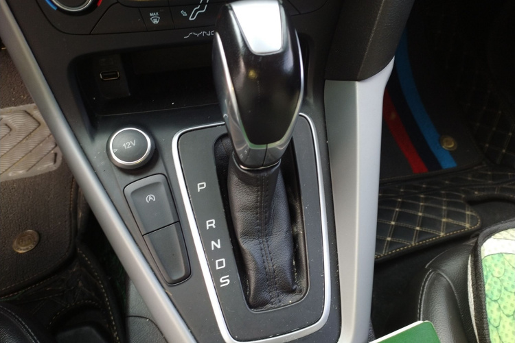 福特 福克斯 2017款 两厢 EcoBoost 180 自动运动型局部细节18