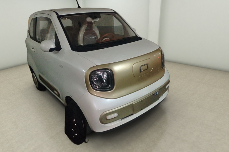 奔腾小马 2026款 222km 炫彩马车身外观3