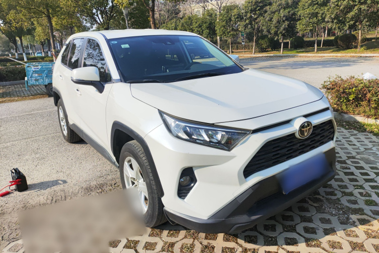 丰田 RAV4荣放 2020款 2.0L CVT两驱都市版车身外观3