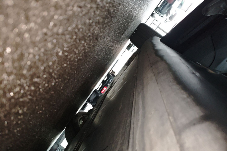 特斯拉 Model Y 2022款 改款 后轮驱动版局部细节9002