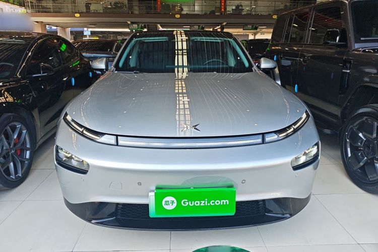 小鹏P7 2022款 480N+车身外观2