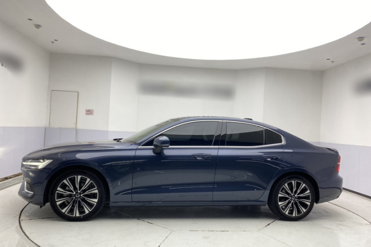 沃尔沃S60 2024款 B4 智远豪华版车身外观6003