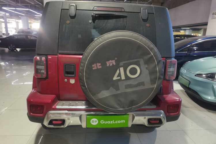 北京越野 北京BJ40 2019款 2.3T 自动四驱城市猎人版旗舰型 国VI车身外观6