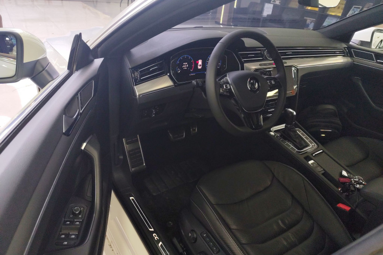 一汽-大众CC 2020款 330TSI 魅颜版 国VI中控内饰20