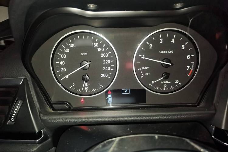 宝马1系 2017款 118i 运动型局部细节14