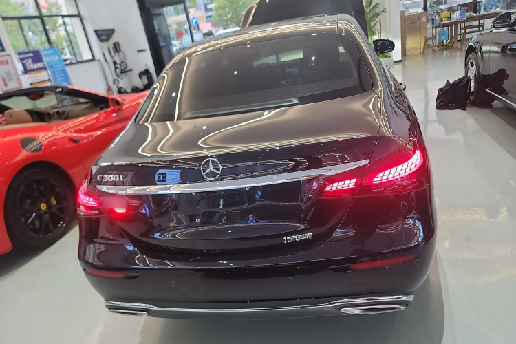 奔驰E级 2022款 E 260 L车身外观6004